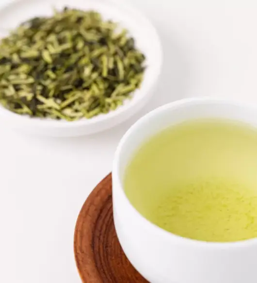 taza de té verde Kukicha Sencha Karigane y tallos